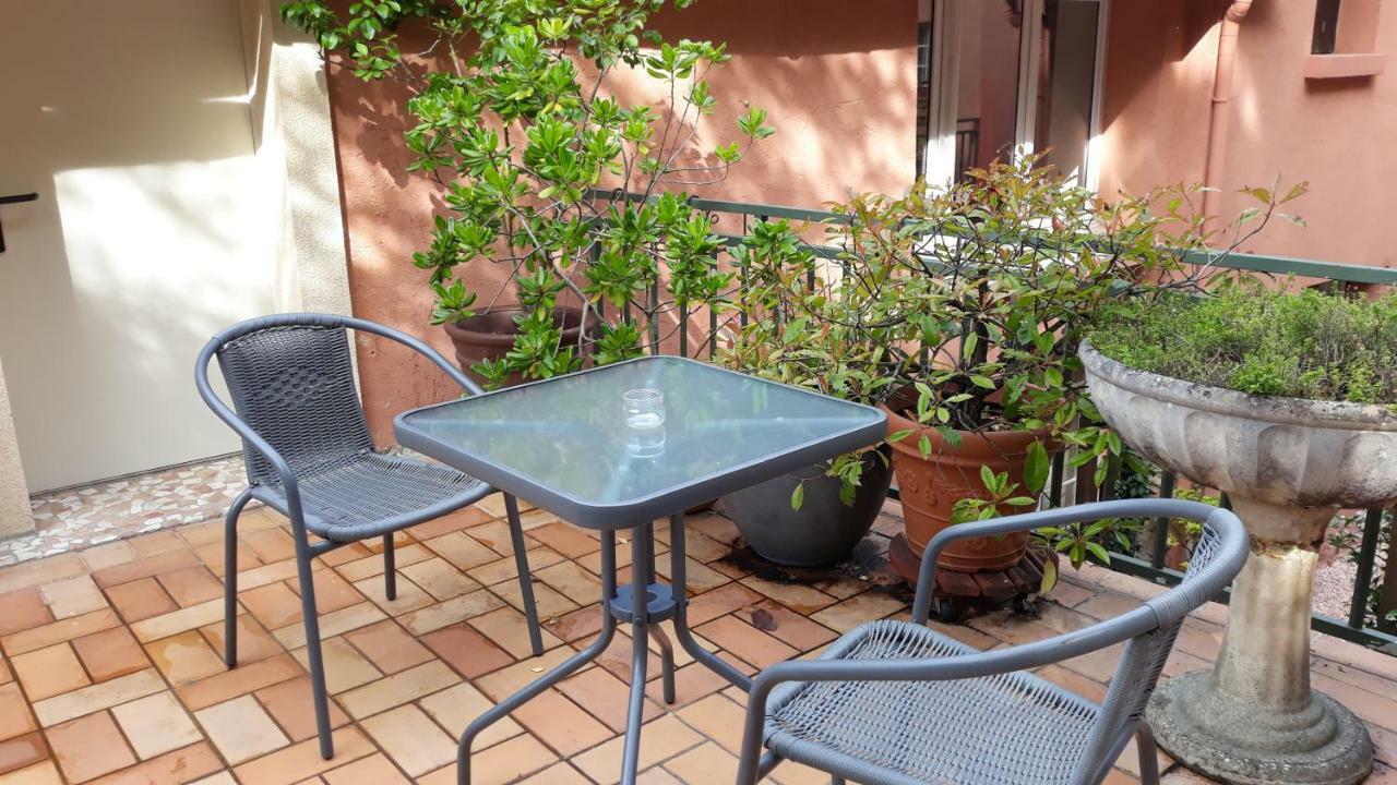 La Maison Rose: Lieu Atypique Hotel Nemours Exterior photo
